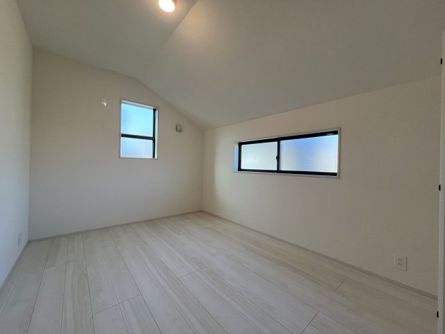 あきる野市野辺　新築戸建全2棟の洋室|6.5帖　どんなインテリアもOK！シンプルな造り、お好きなインテリアも選びたいですね。