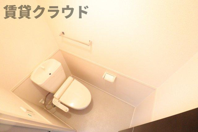 エターナルセンチュリー伍番館のトイレ|落ち着いたトイレです