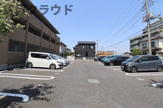 エターナルセンチュリー伍番館の駐車場|駐車場完備です