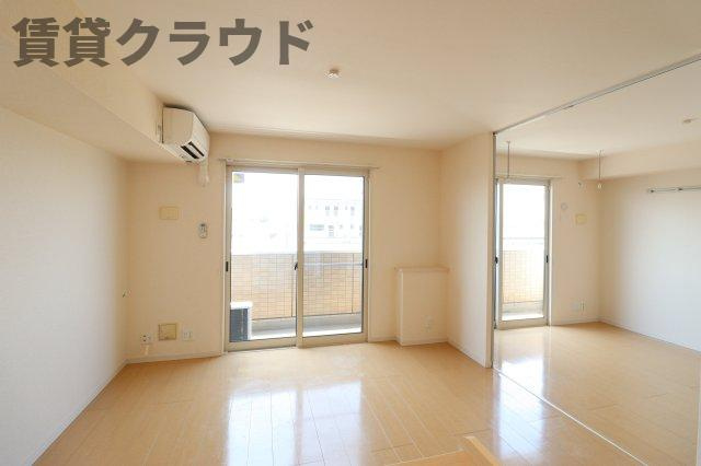 エターナルセンチュリー伍番館の居間・リビング|居間です