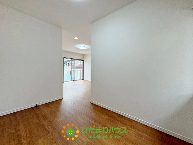 加須市大門町　中古一戸建ての洋室