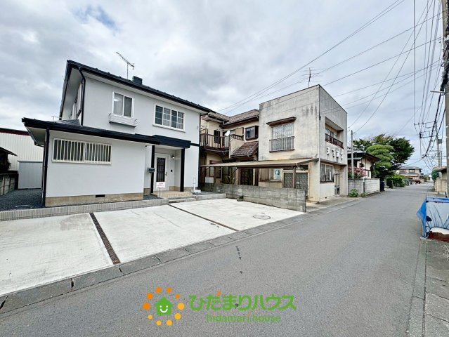 加須市大門町　中古一戸建ての前面道路含む現地写真