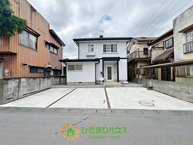 加須市大門町　中古一戸建ての駐車場