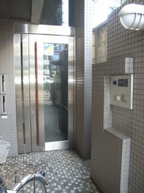 クレール東中野のエントランス|★エントランス・隠れ家風です★