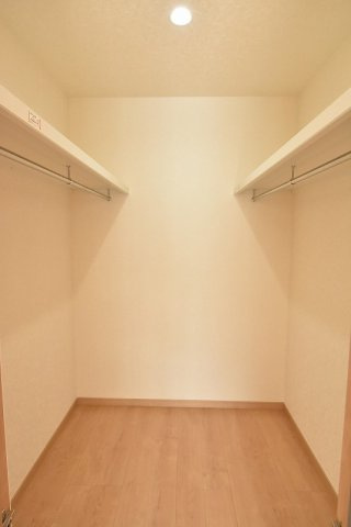 鴻巣市本町３丁目　新築住宅全２棟の収納|2階のウォークインクローゼット。たっぷり収納できます♪