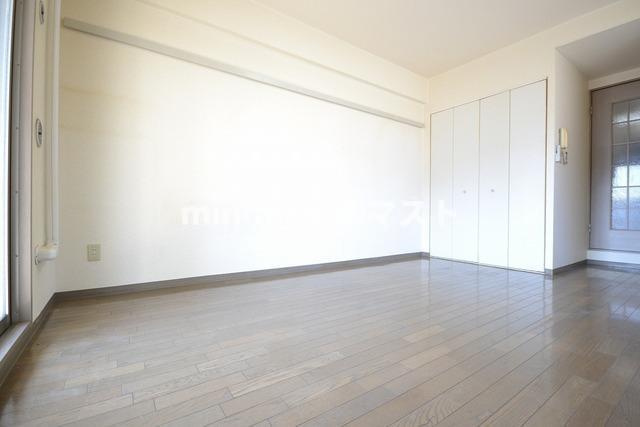 エムズコートの居間・リビング|※別号室参考写真