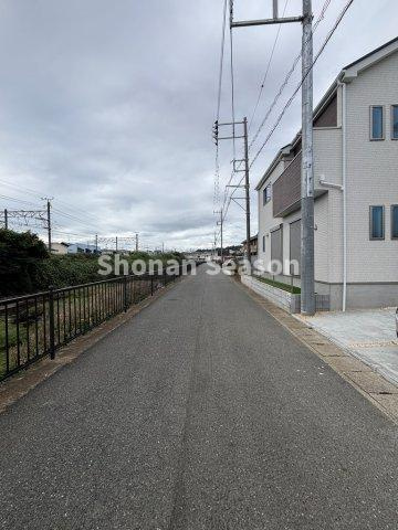 【前面道路含む現地写真】 | 周辺環境も含めて、担当者が現地ご案内いたします！発見の機会にご内見にいらしてみませんか。