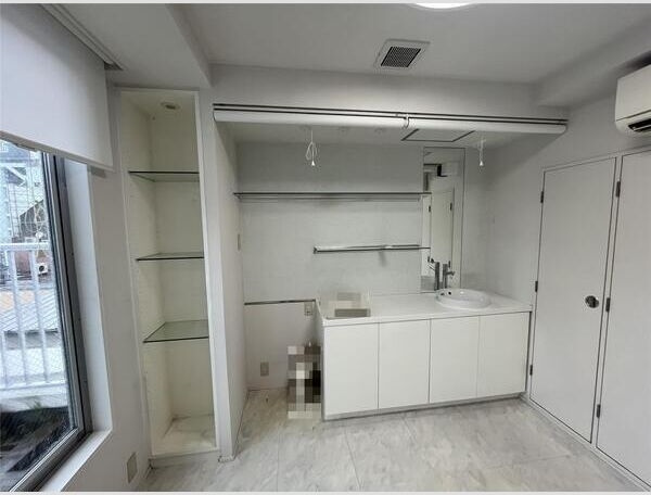 西村ビルの内装