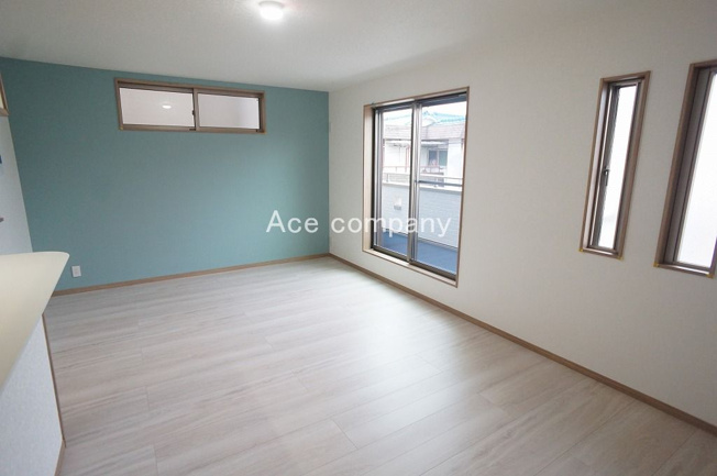 【居間・リビング】 | 八尾市上之島町南5丁目 | 【LDK：16.35帖】