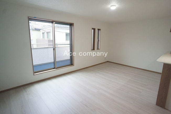 【居間・リビング】 | 八尾市上之島町南5丁目 | 【LDK：16.35帖】