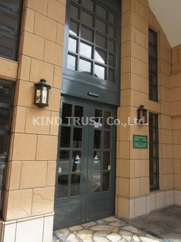 カプリース茶屋町東のエントランス|清潔なエントランスです