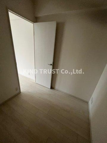 カプリース茶屋町東の居間・リビング|ゆったりとしたリビングです