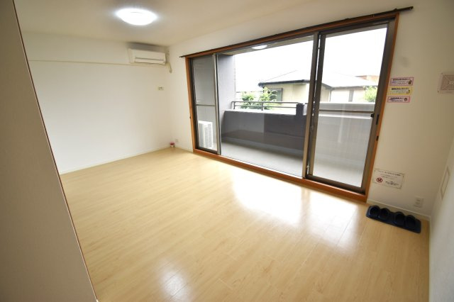 グランド・ルー博多南ガーデネッセの居間・リビング