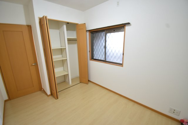 グランド・ルー博多南ガーデネッセの洋室