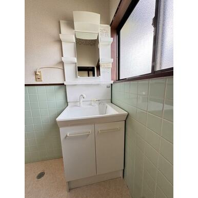 桜木４丁目福島貸家の洗面所