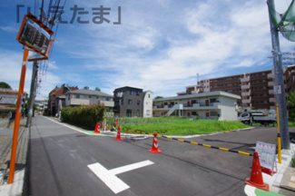 【前面道路含む現地写真】