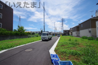 【前面道路含む現地写真】