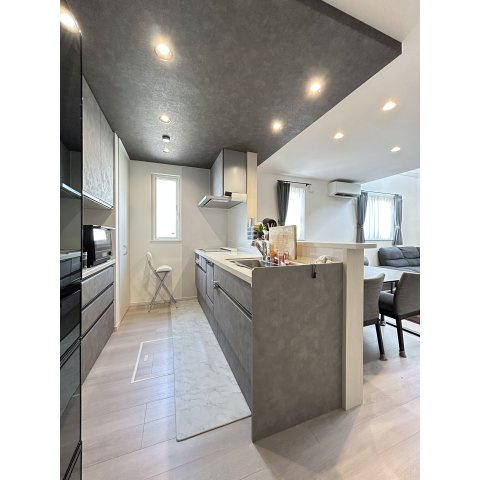 ～家そのものが、美しいインテリア。～千歳町中古住宅のキッチン