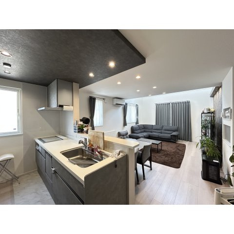 ～家そのものが、美しいインテリア。～千歳町中古住宅のキッチン