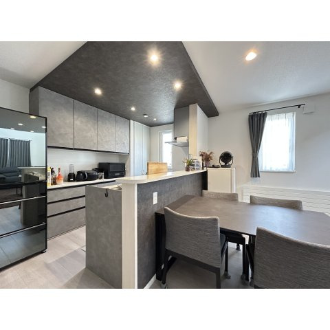 ～家そのものが、美しいインテリア。～千歳町中古住宅のキッチン