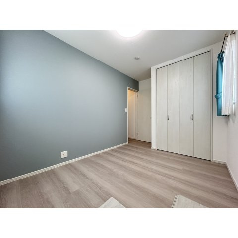 ～家そのものが、美しいインテリア。～千歳町中古住宅の洋室