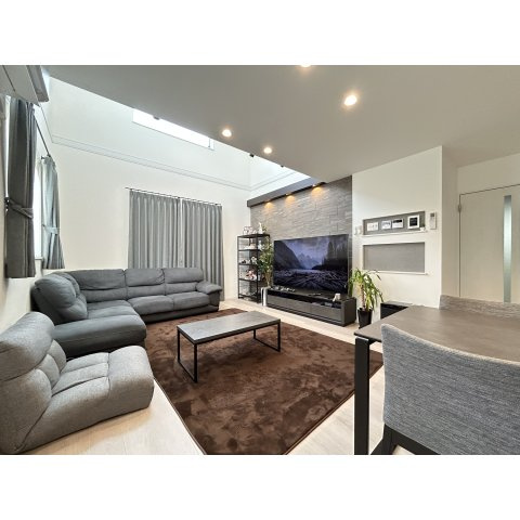 ～家そのものが、美しいインテリア。～千歳町中古住宅の居間・リビング