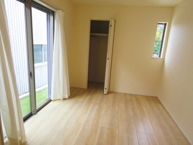 【洋室】 | 沼津中沢田Ⅰ 築後未使用住宅 建物＋土地 TW05759 | 沼津市中沢田E号棟　1F洋室 ※令和7年10月16日撮影写真