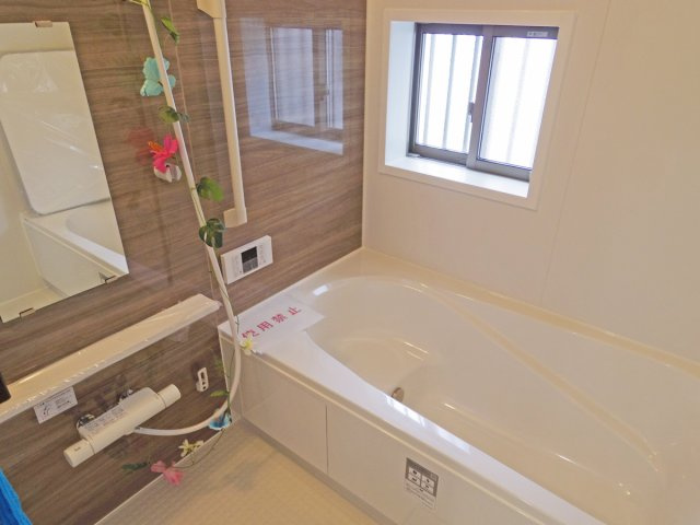【浴室】 | 沼津中沢田Ⅰ 築後未使用住宅 建物＋土地 TW05759 | 沼津市中沢田E号棟　浴室 ※令和7年10月16日撮影写真