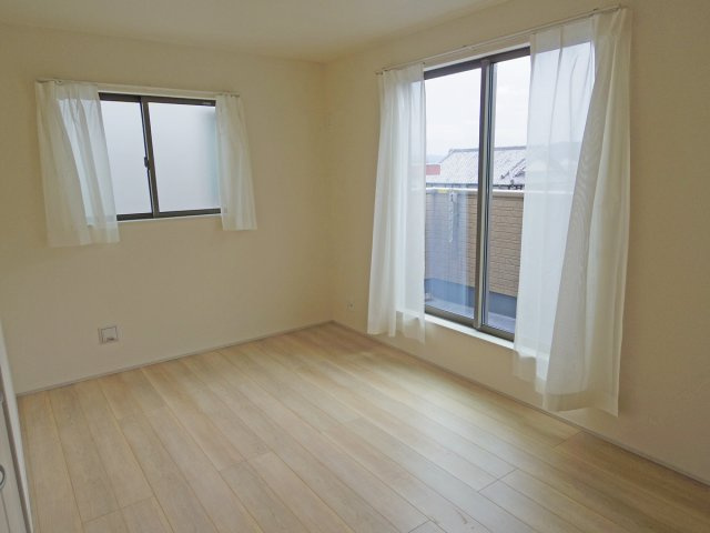 【洋室】 | 沼津中沢田Ⅰ 築後未使用住宅 建物＋土地 TW05759 | 沼津市中沢田E号棟　洋室7.5帖 ※令和7年10月16日撮影写真