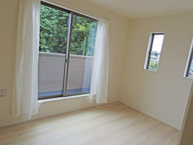 【洋室】 | 沼津中沢田Ⅰ 築後未使用住宅 建物＋土地 TW05759 | 沼津市中沢田E号棟　洋室6帖 ※令和7年10月16日撮影写真