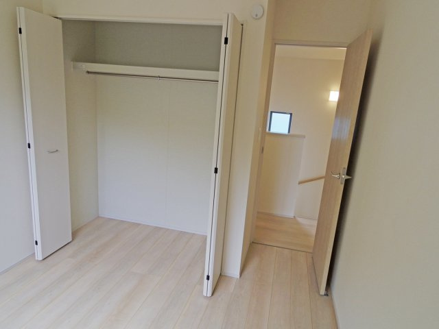 【洋室】 | 沼津中沢田Ⅰ 築後未使用住宅 建物＋土地 TW05759 | 沼津市中沢田E号棟　洋室5.25帖 ※令和7年10月16日撮影写真