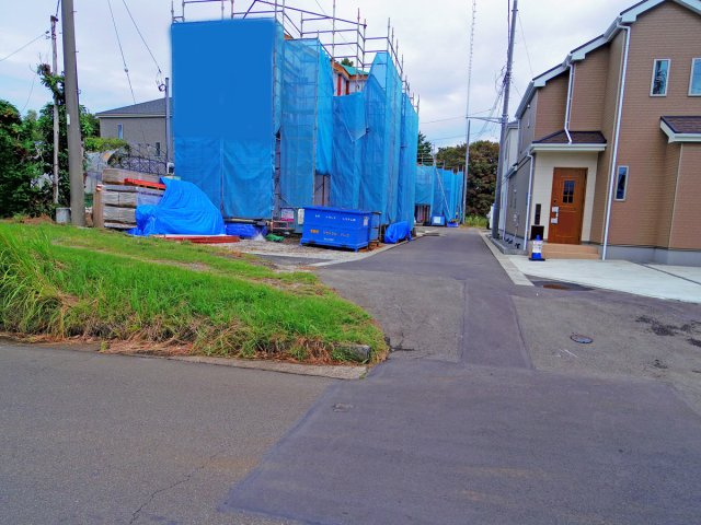 【前面道路含む現地写真】 | 沼津中沢田Ⅰ 築後未使用住宅 建物＋土地 TW05759 | 沼津市中沢田　前面道路 ※令和7年10月16日撮影写真