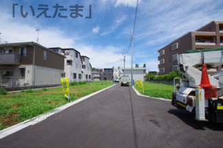 【前面道路含む現地写真】