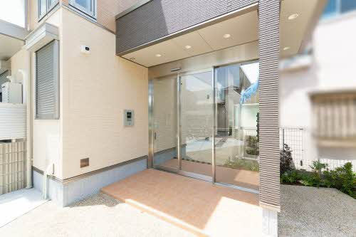 ルミエール新石切のエントランス