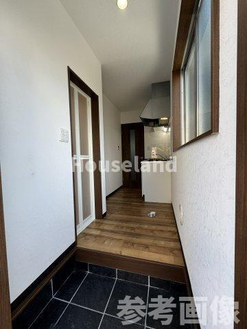 岩出市山のアパートの玄関