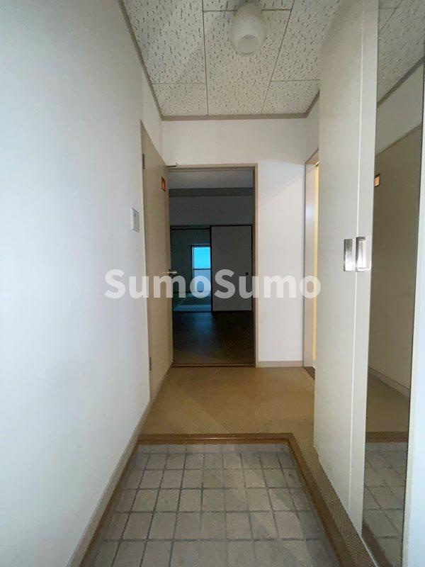 駅東レジデンスの玄関