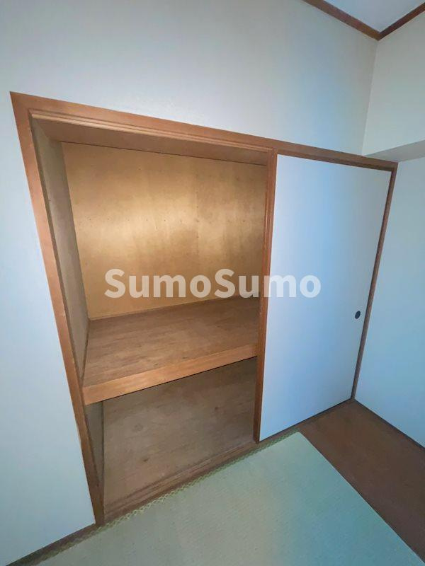 駅東レジデンスの居間・リビング