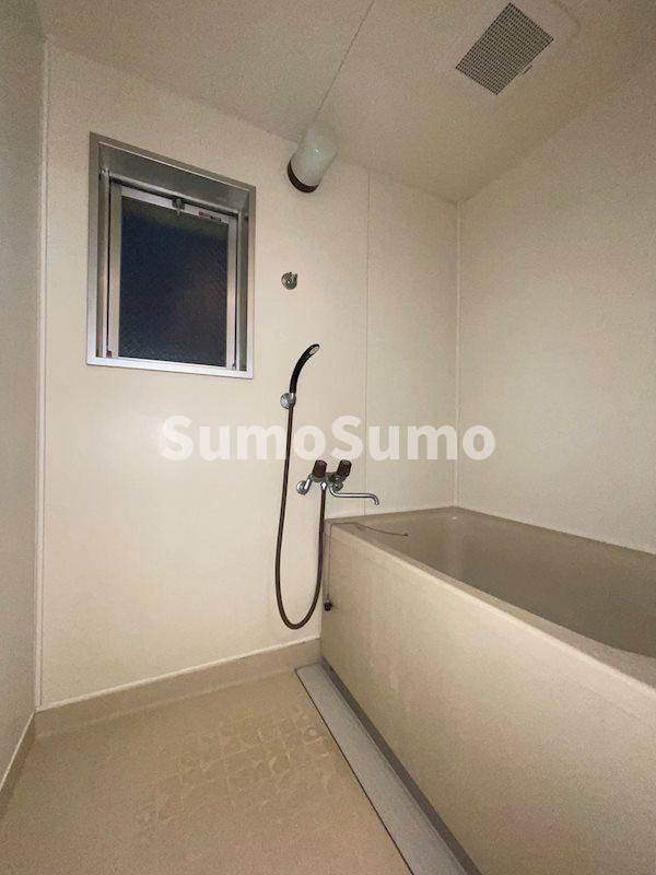 駅東レジデンスの浴室