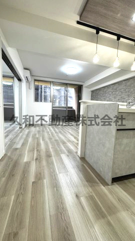 ダイアパレス鳩ヶ谷本町の内装|明るい室内です