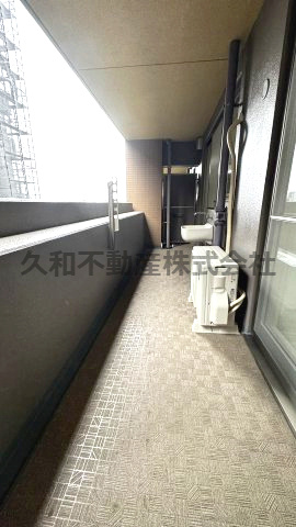 ダイアパレス鳩ヶ谷本町のバルコニー|お洗濯にも便利なバルコニー付き