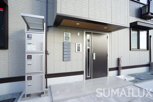 アクアフェリーチェB棟のエントランス