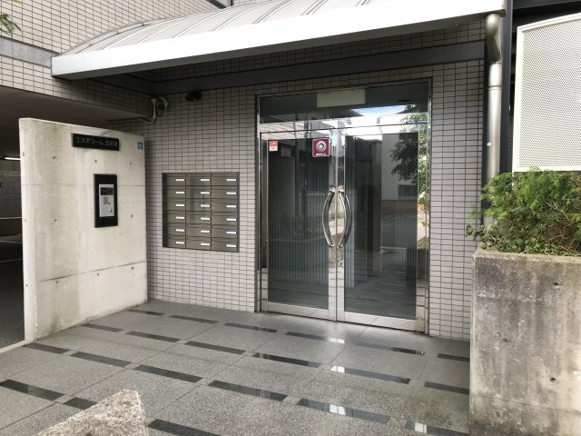 エスポワール北花田のエントランス
