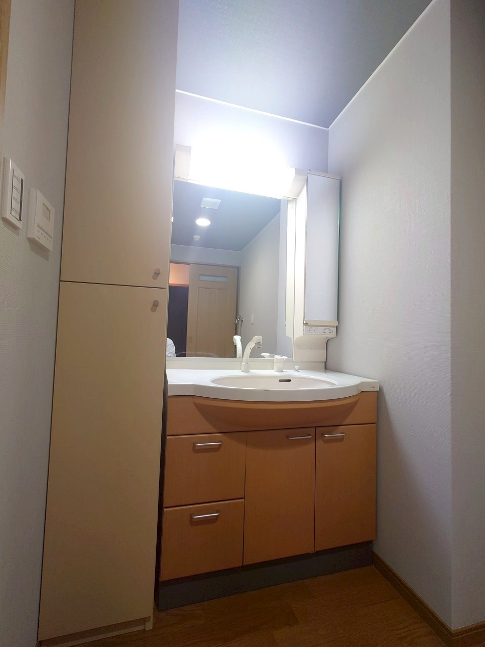 ◆２０２５年６月リフォーム完了◆リビング広々１８帖の３ＬＤＫ◆全居室収納付き◆ルネス・ピース醍醐の独立洗面台|洗面化粧台