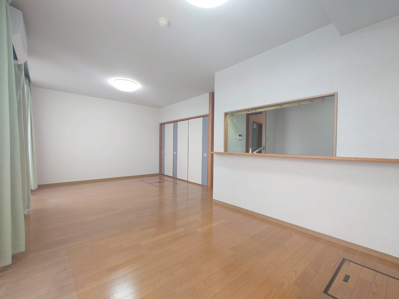 ◆２０２５年６月リフォーム完了◆リビング広々１８帖の３ＬＤＫ◆全居室収納付き◆ルネス・ピース醍醐の居間・リビング|リビング