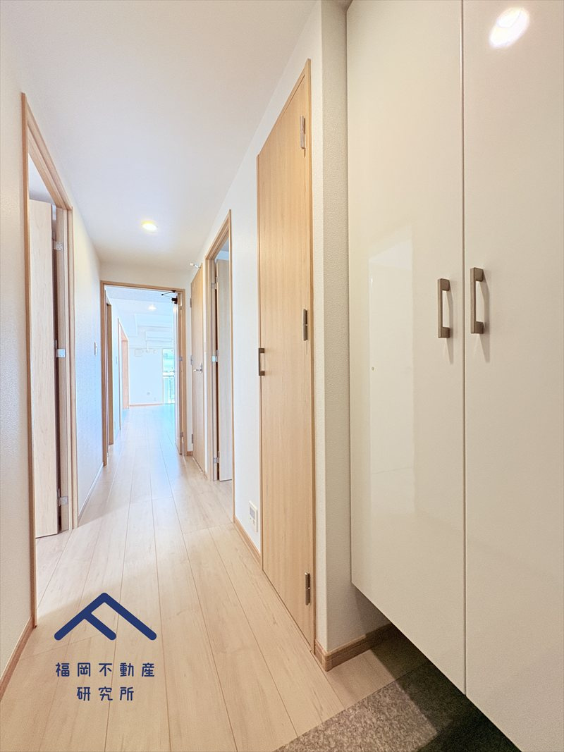 西福岡マリナタウンイーストコート8番館の玄関