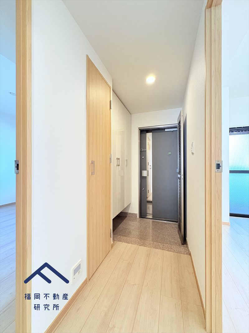 西福岡マリナタウンイーストコート8番館の玄関