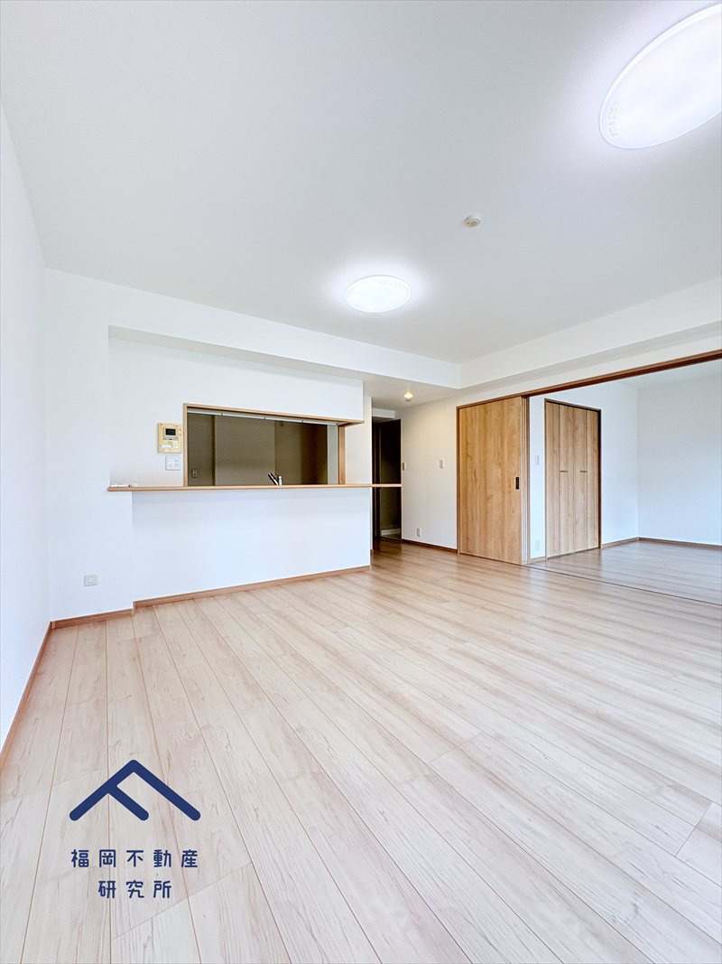 西福岡マリナタウンウェーブコースト8番館の居間・リビング