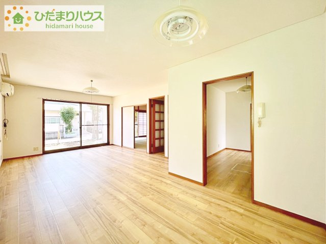 【居間・リビング】 | 土浦市桜ケ丘町　中古戸建 | 早くお仕事終わらせて、家に帰りたくなるようなリビングです(^^♪