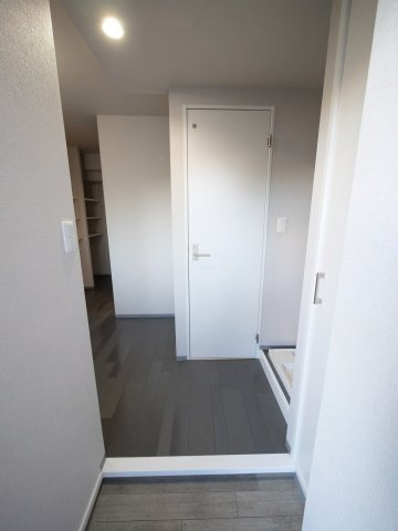 岡山スタービルの玄関|※写真は別の部屋のものです。