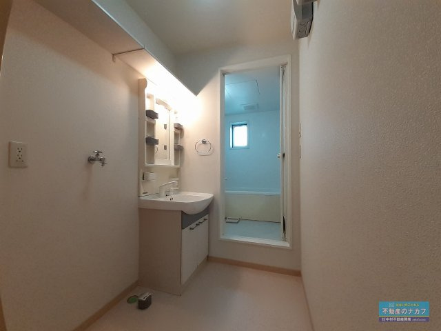 メゾンスリーゼⅢの独立洗面台|※同タイプの部屋写真です